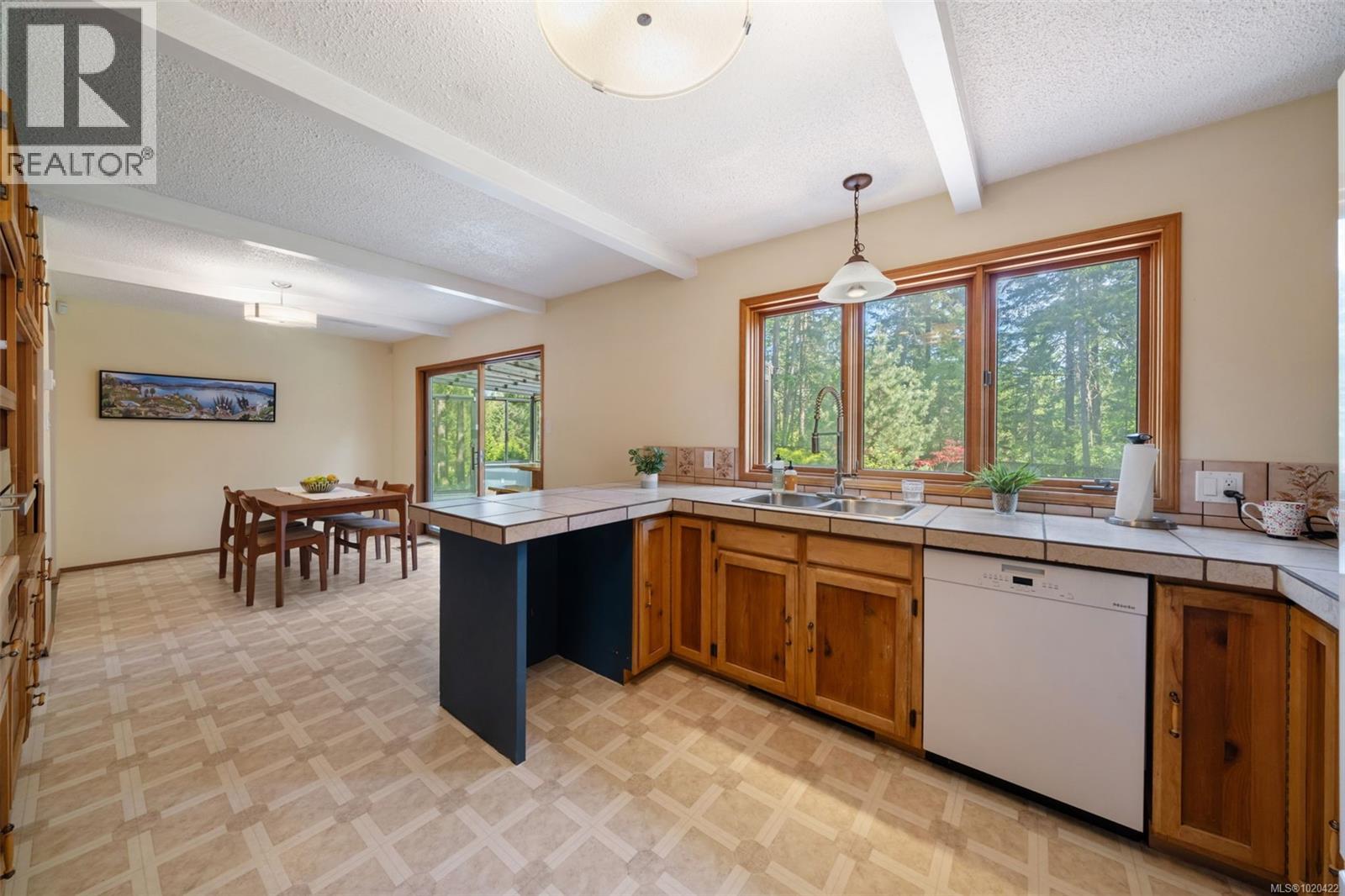 3281 McGuire Way, Nanaimo