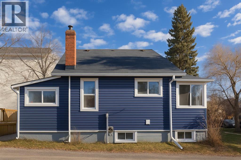 Single Family House Bungalow for Sale in   Avenue NW Tuxedo Park Calgary 