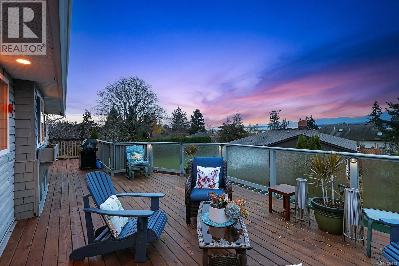 2143 Cooke Ave, Comox