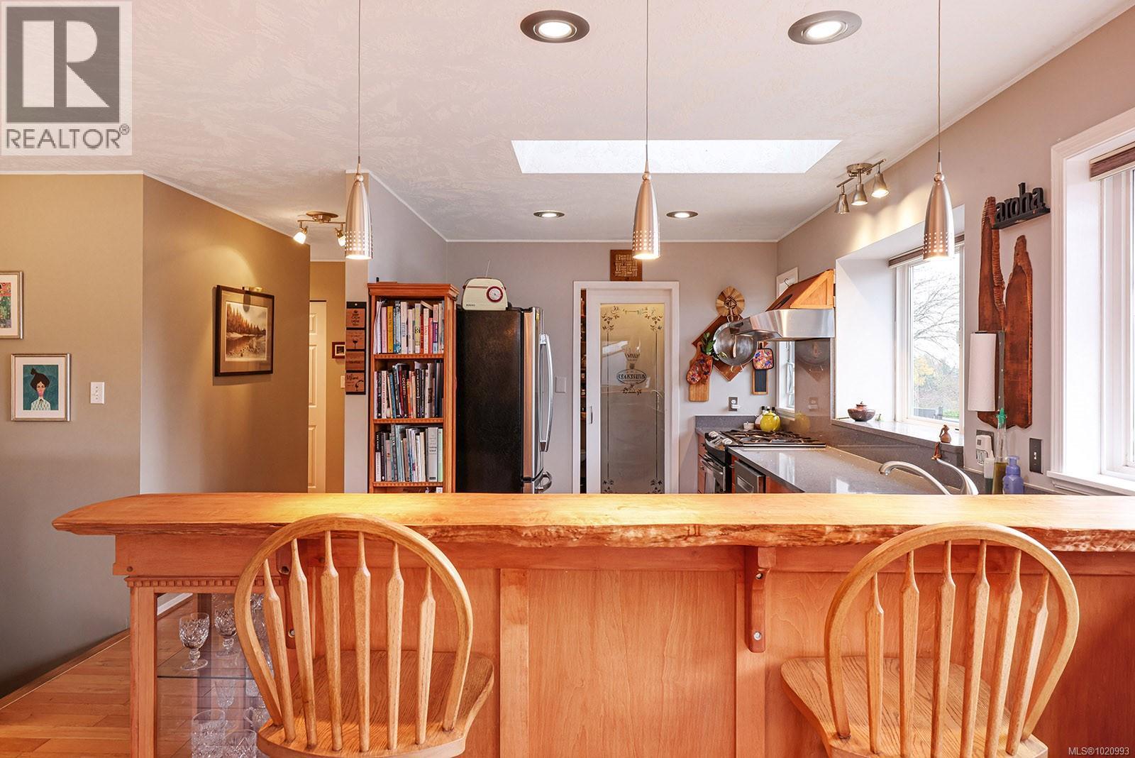 2143 Cooke Ave, Comox