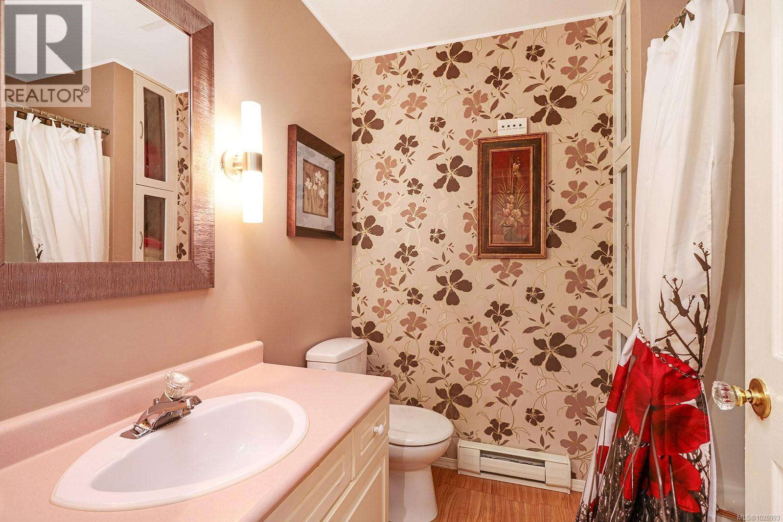 2143 Cooke Ave, Comox