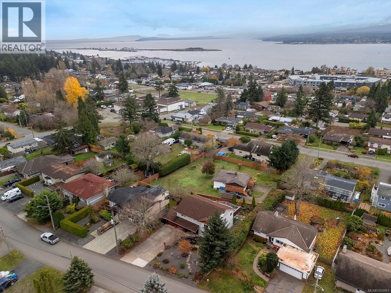 2143 Cooke Ave, Comox