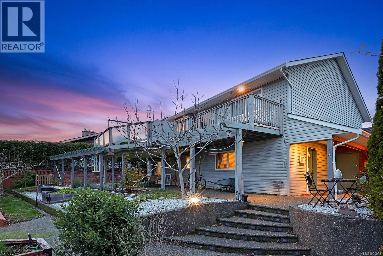 2143 Cooke Ave, Comox