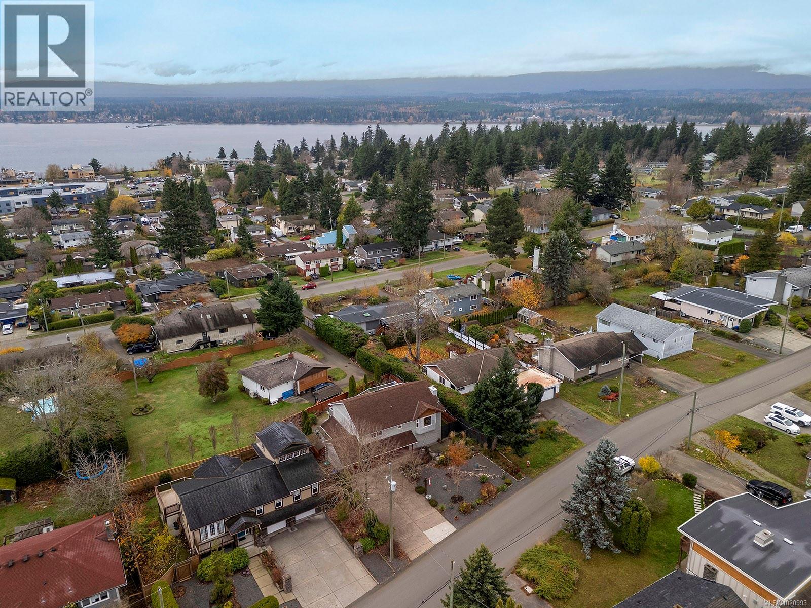 2143 Cooke Ave, Comox