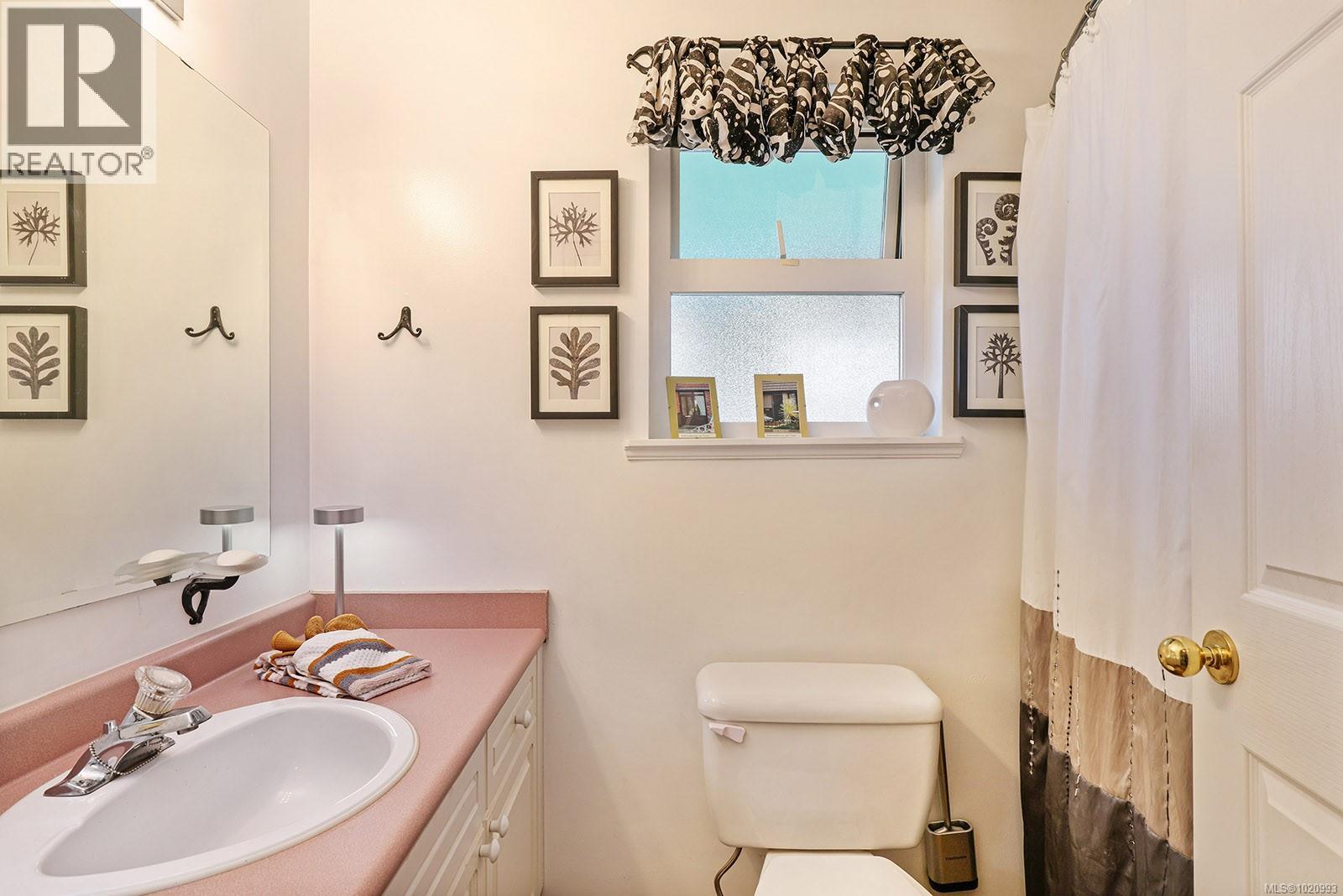 2143 Cooke Ave, Comox