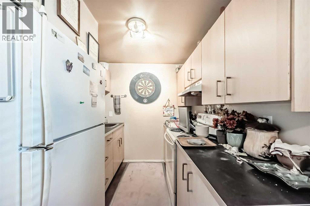 Multi-family House Bi-level for Sale in  Beaver Dam Place NE Thorncliffe Calgary 