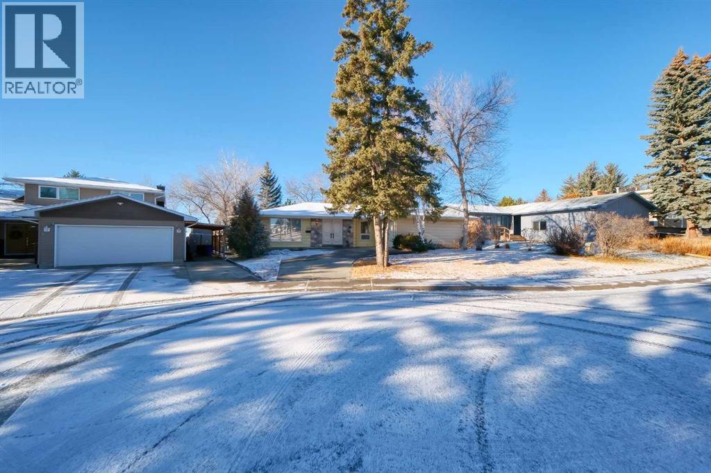 Single Family House Bungalow for Sale in  Dalmeny Hill NW Dalhousie Calgary 