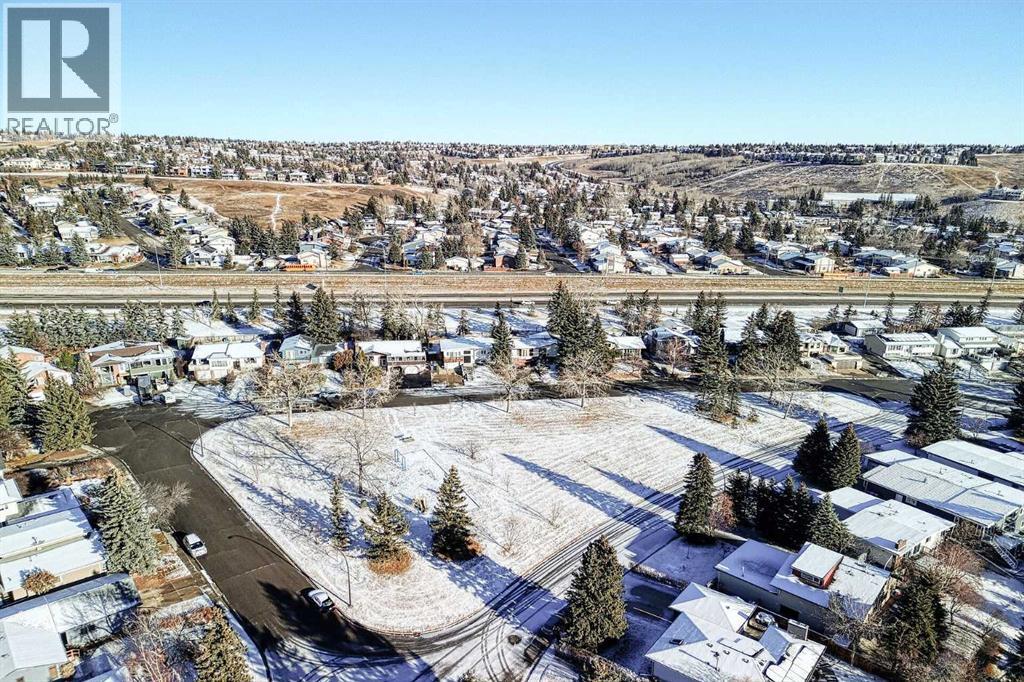 Single Family House Bungalow for Sale in  Dalmeny Hill NW Dalhousie Calgary 