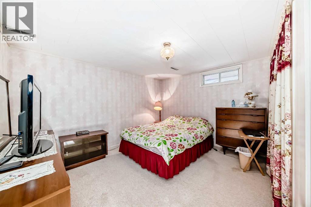 Single Family House Bungalow for Sale in  Mackid Crescent NE Mayland Heights Calgary 