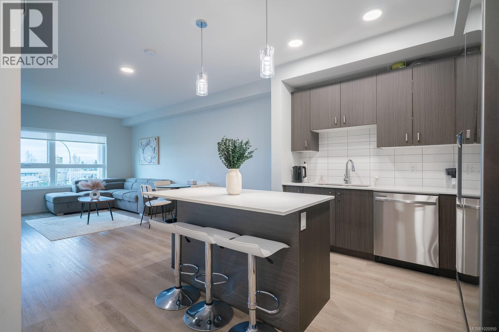 209 140 Jensen Ave W, Parksville