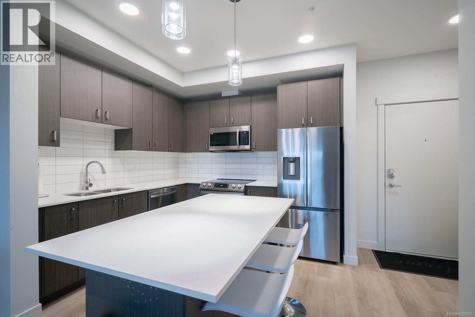 209 140 Jensen Ave W, Parksville