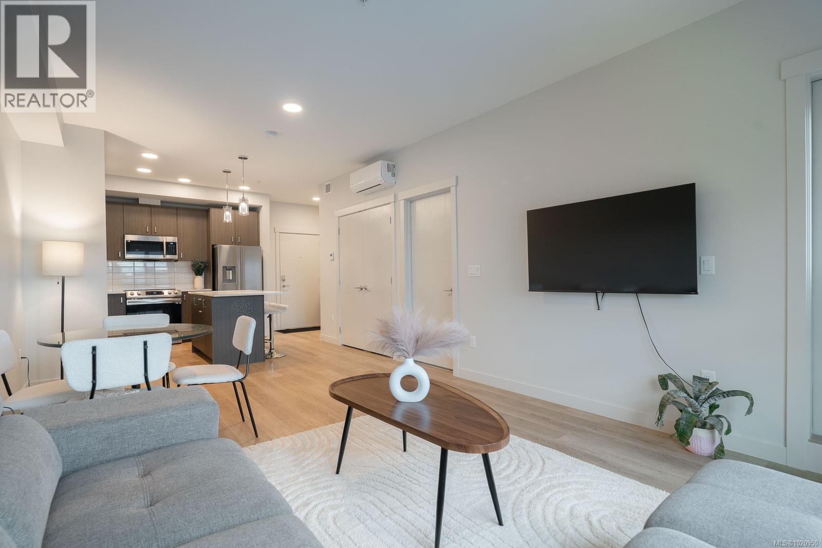 209 140 Jensen Ave W, Parksville