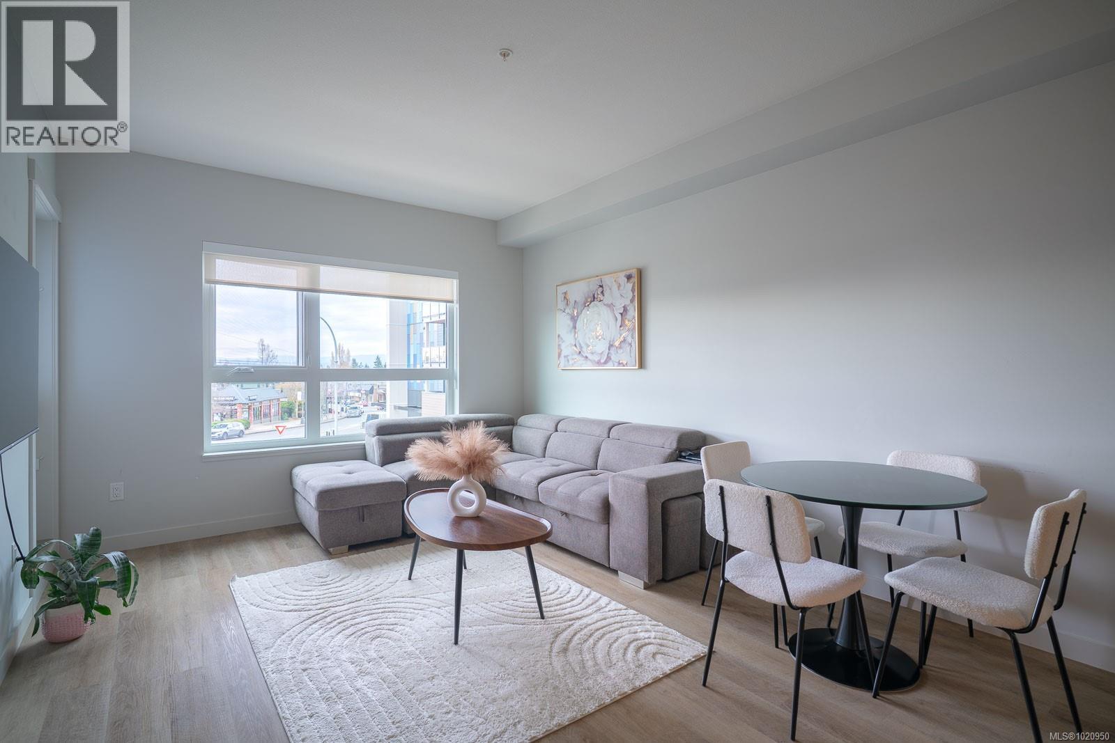 209 140 Jensen Ave W, Parksville