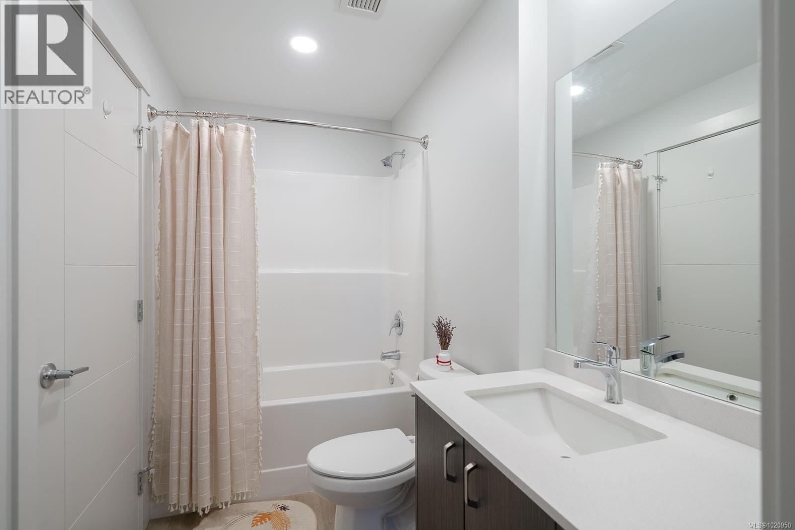 209 140 Jensen Ave W, Parksville