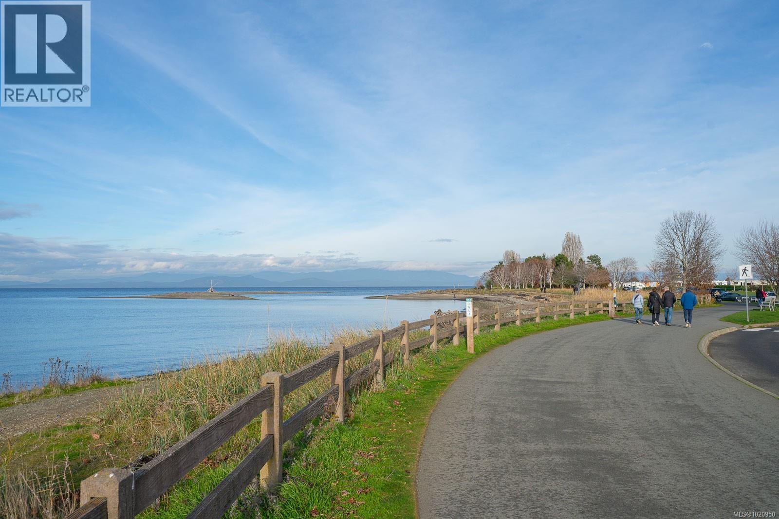 209 140 Jensen Ave W, Parksville