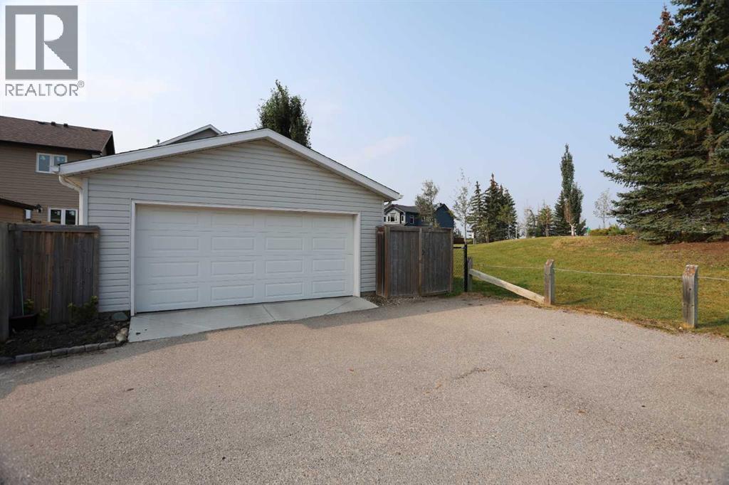 Single Family House for Sale in  Citadel Vista Green NW Citadel Calgary 