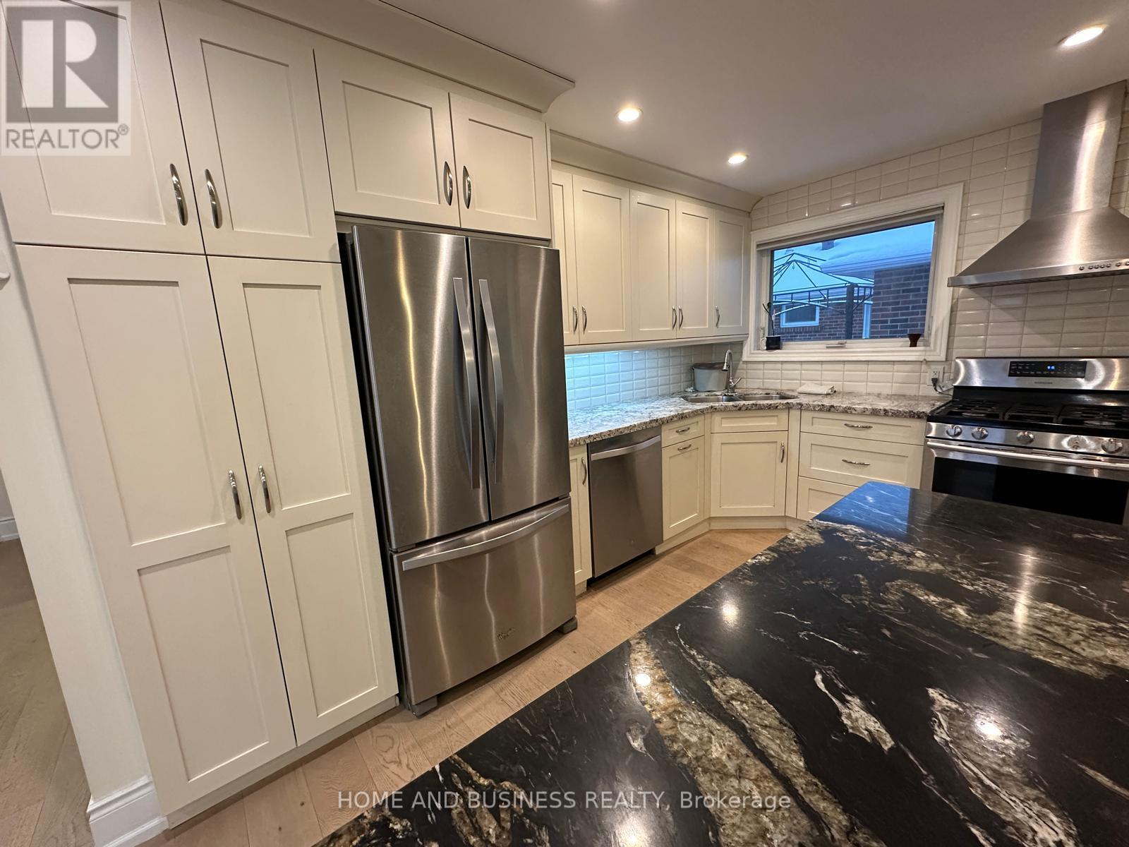 22 DUNCANNON CRESCENT - 19