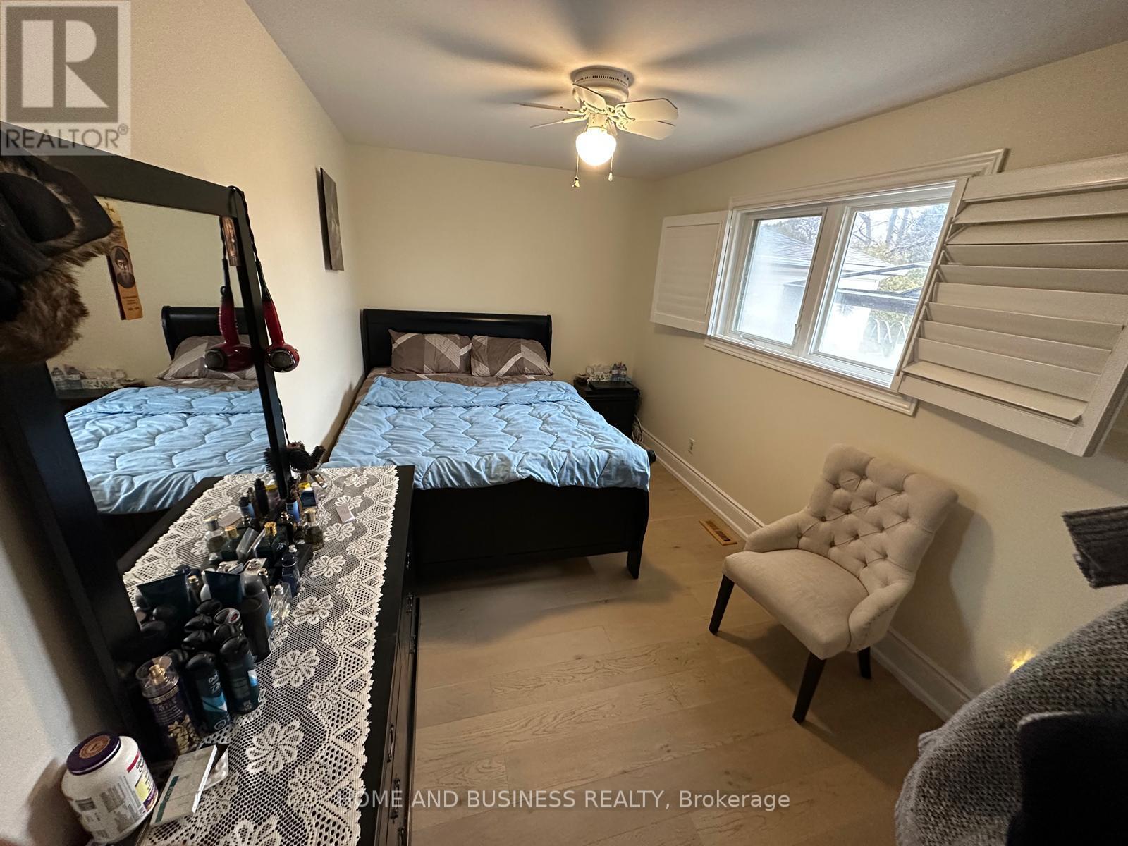 22 DUNCANNON CRESCENT - 21