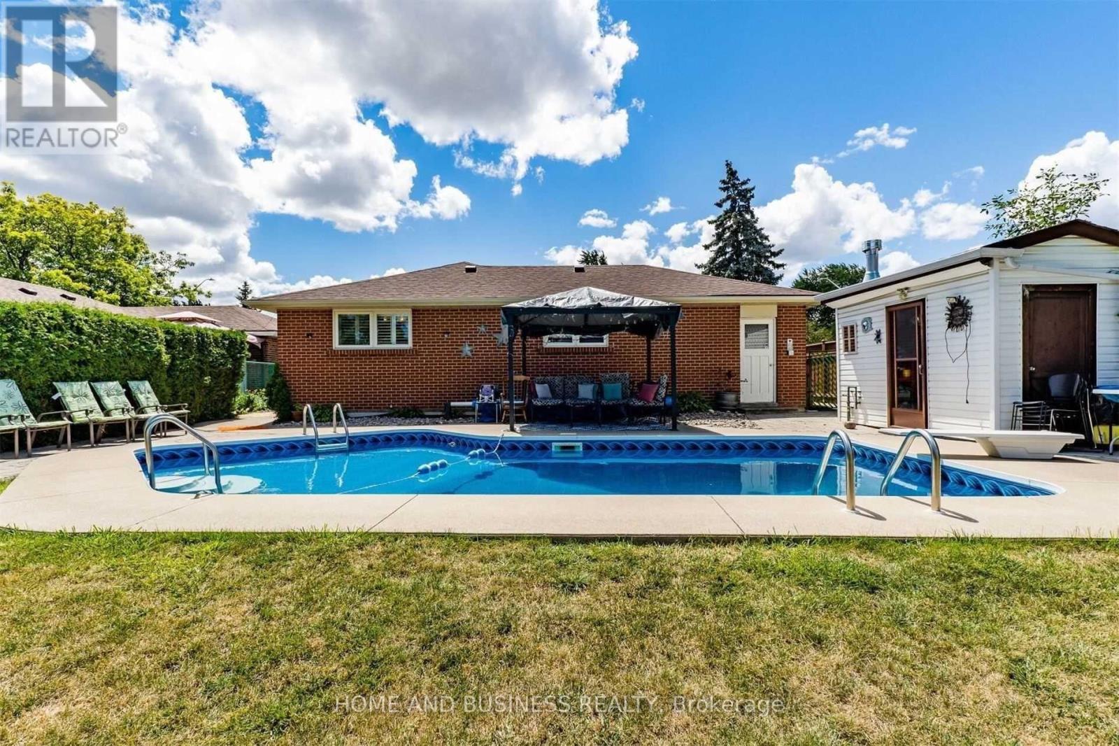 22 DUNCANNON CRESCENT - 28