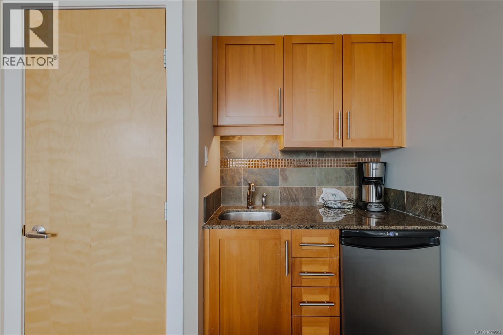 501/502C 181 Beachside Dr, Parksville