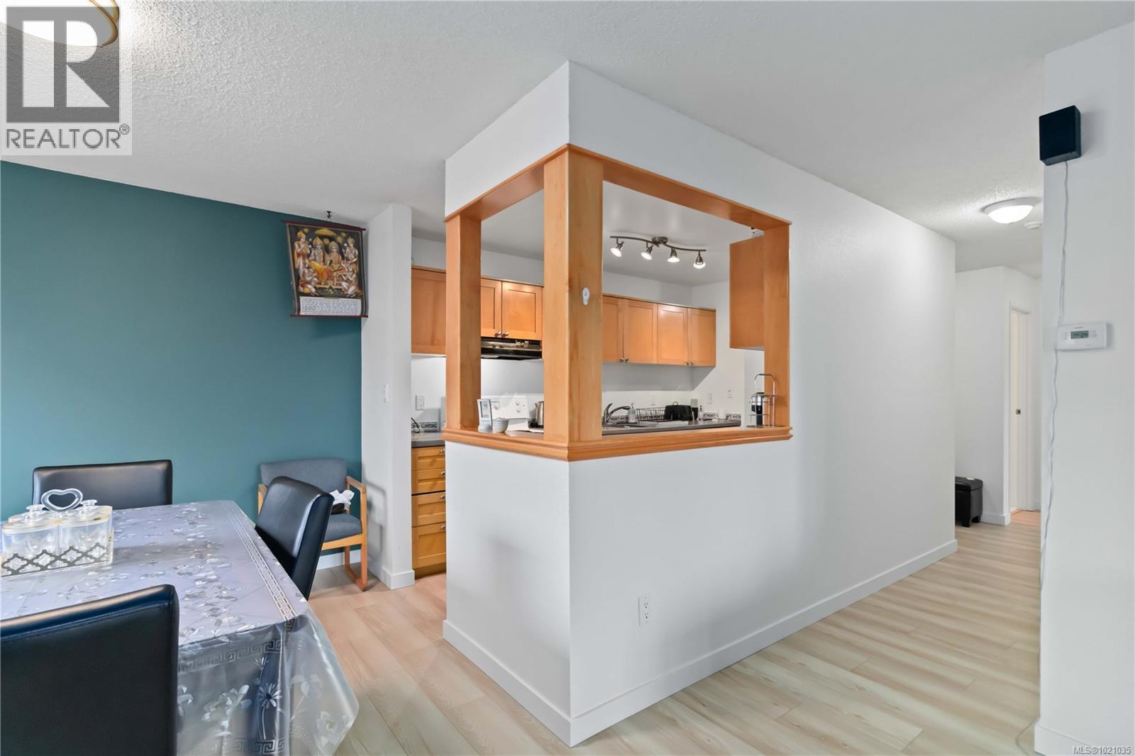 308 3255 Glasgow Avenue, Saanich