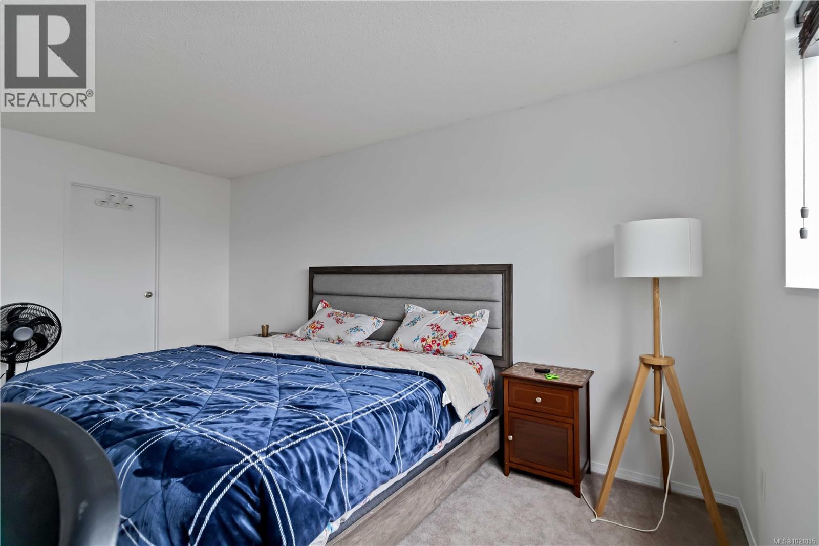 308 3255 Glasgow Avenue, Saanich