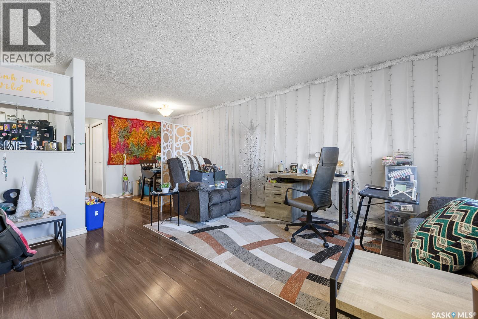 #4008 DEWDNEY AVENUE - 10