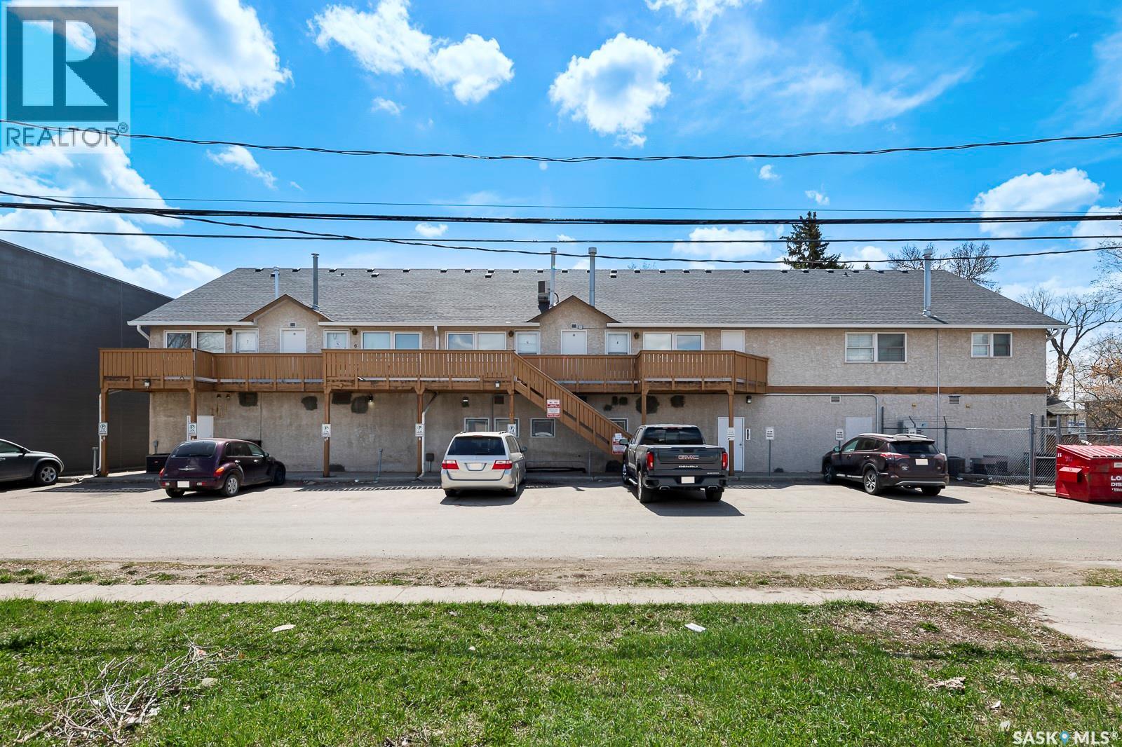 #4008 DEWDNEY AVENUE - 2