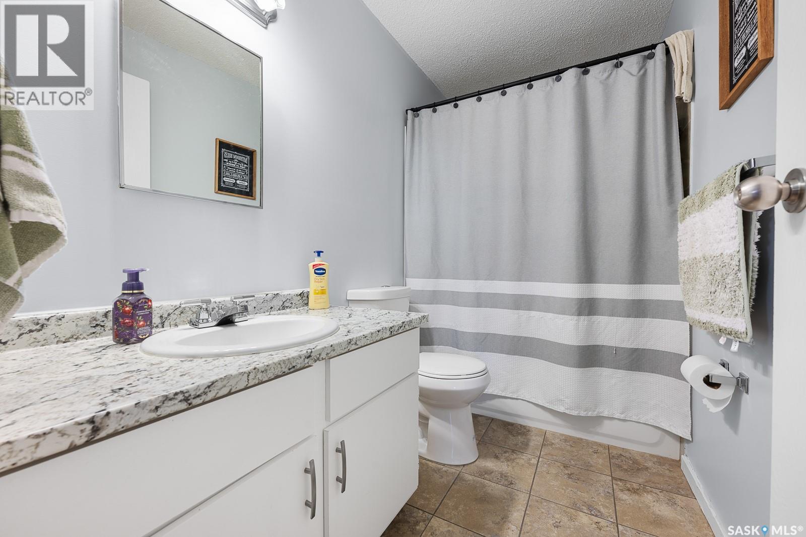#4008 DEWDNEY AVENUE - 7