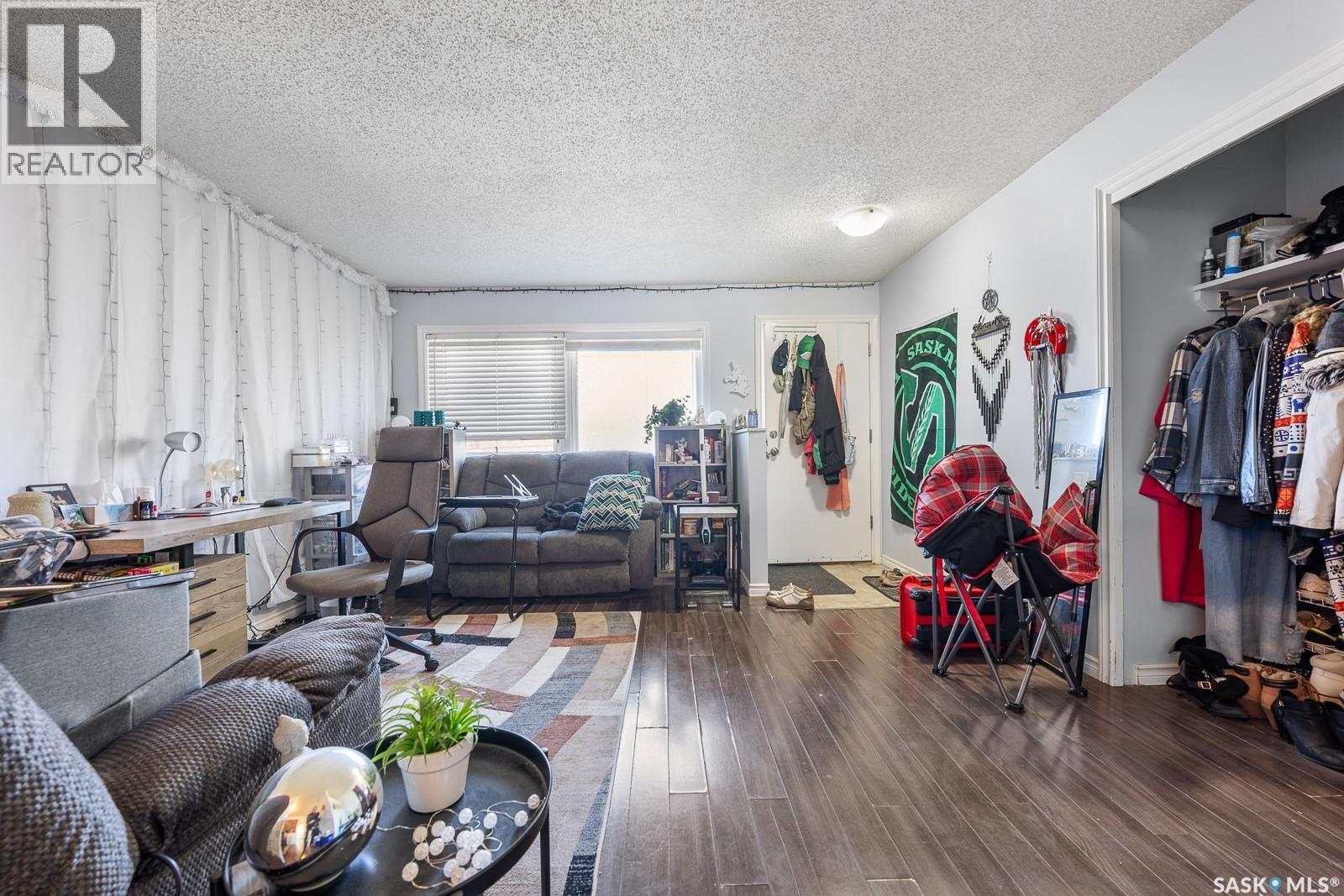 #4008 DEWDNEY AVENUE - 11