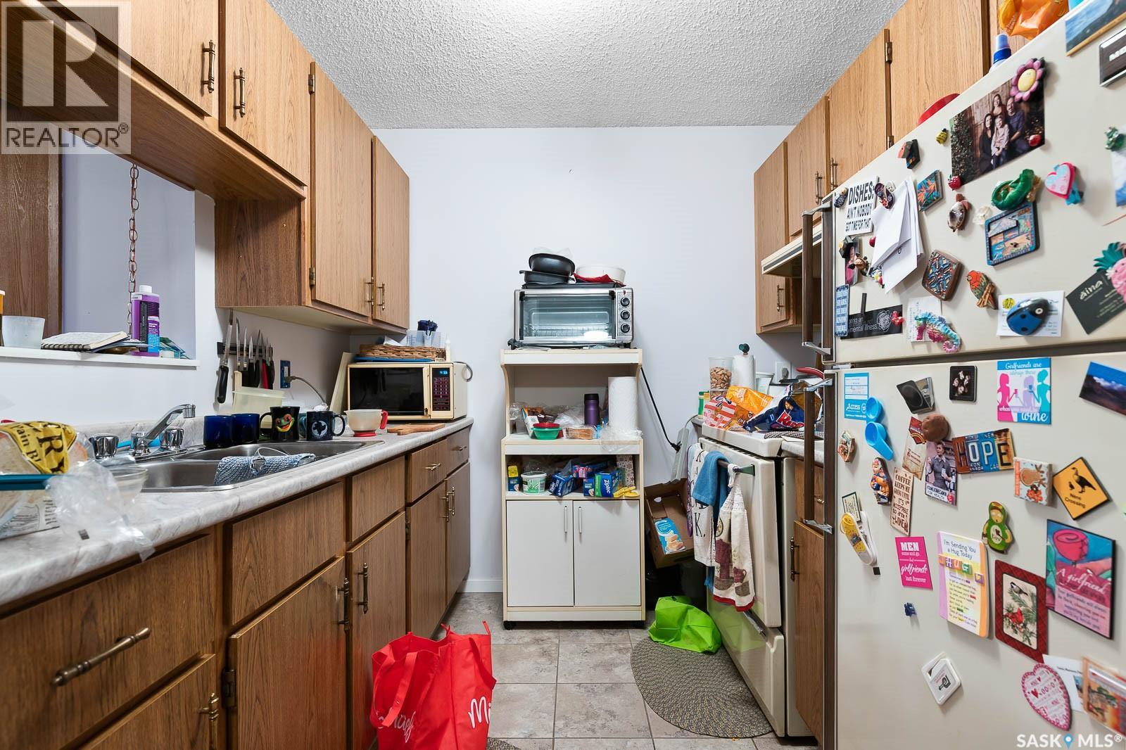 #4008 DEWDNEY AVENUE - 23
