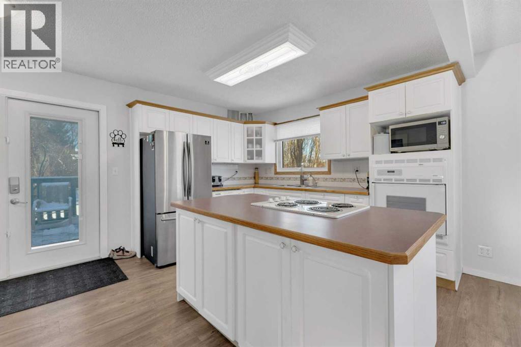 24 Willow Crescent, Lacombe