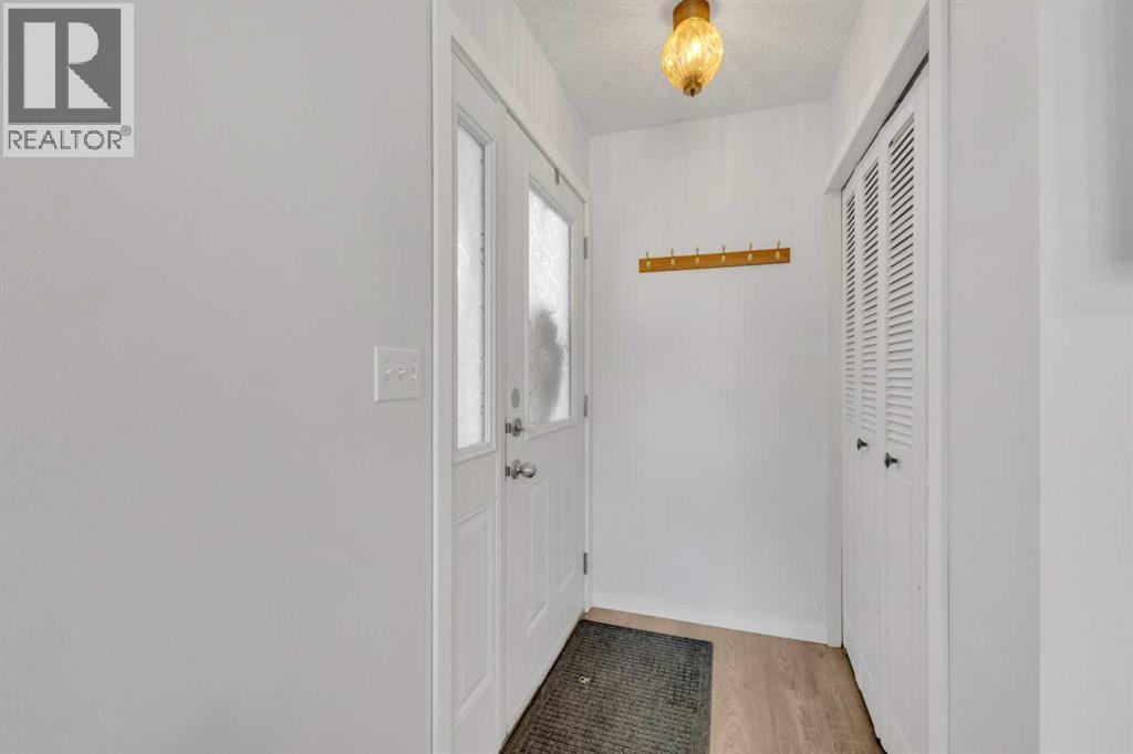 24 Willow Crescent, Lacombe