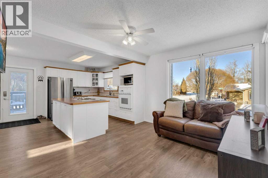 24 Willow Crescent, Lacombe