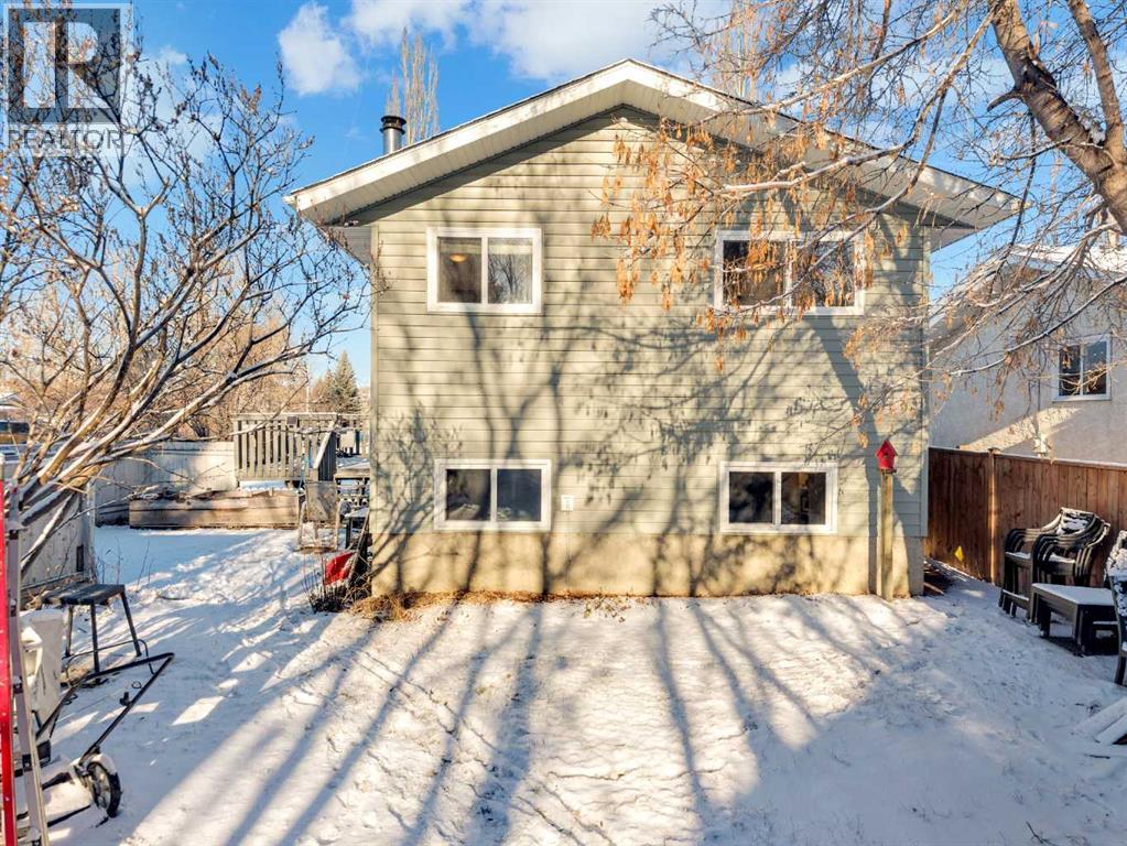 24 Willow Crescent, Lacombe