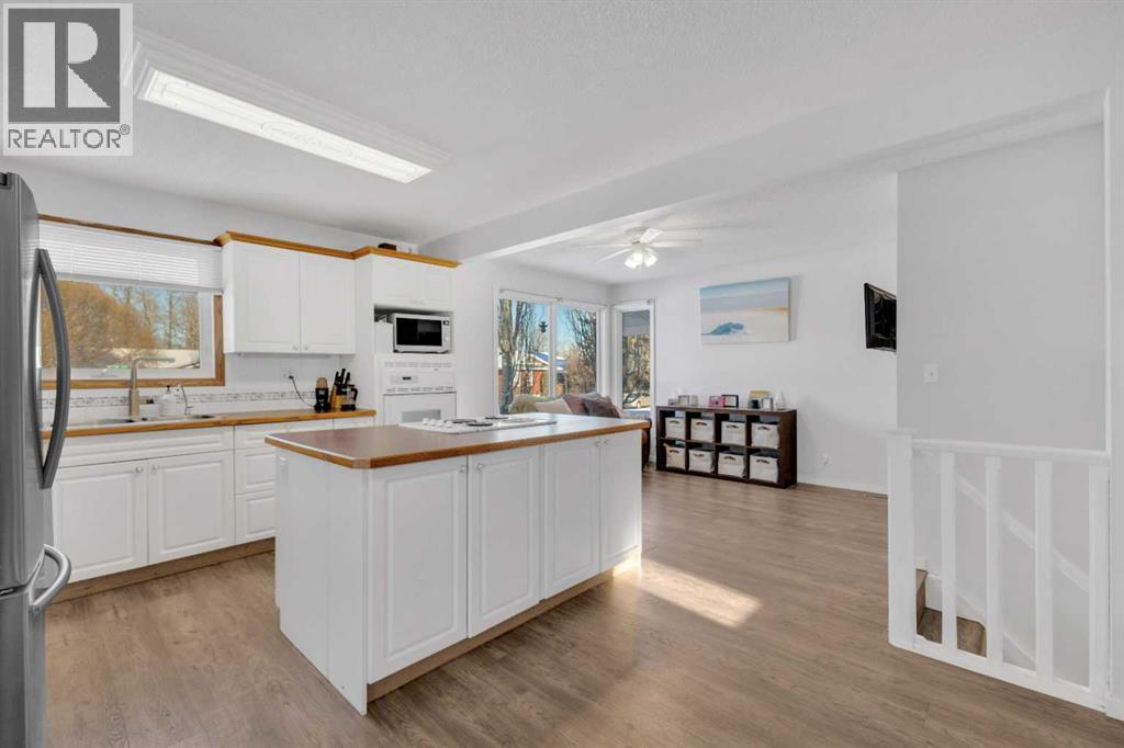 24 Willow Crescent, Lacombe