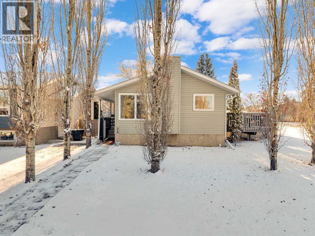 24 Willow Crescent, Lacombe