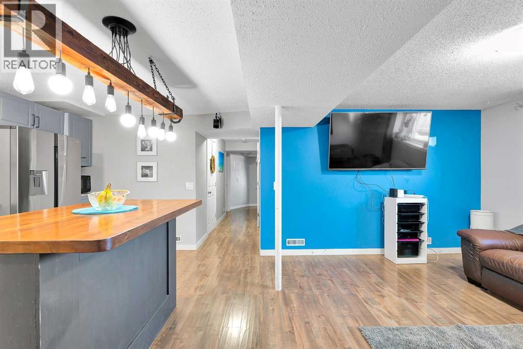 Single Family House Bi-level for Sale in  Huntstrom Road NE Huntington Hills Calgary 