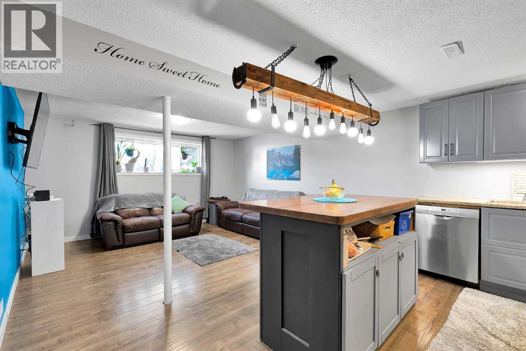 Single Family House Bi-level for Sale in  Huntstrom Road NE Huntington Hills Calgary 