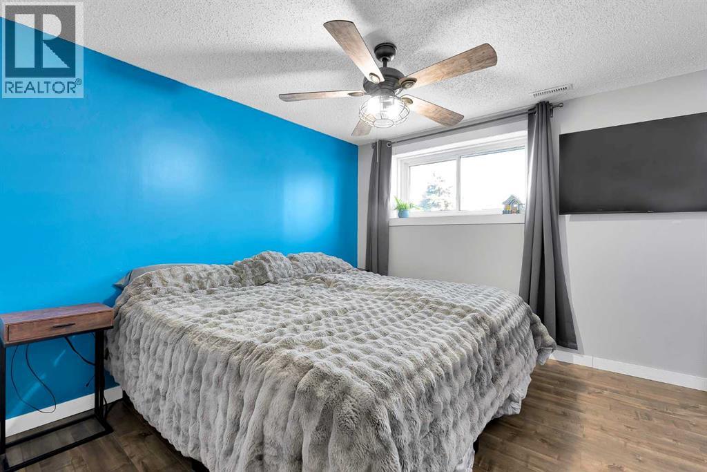 Single Family House Bi-level for Sale in  Huntstrom Road NE Huntington Hills Calgary 