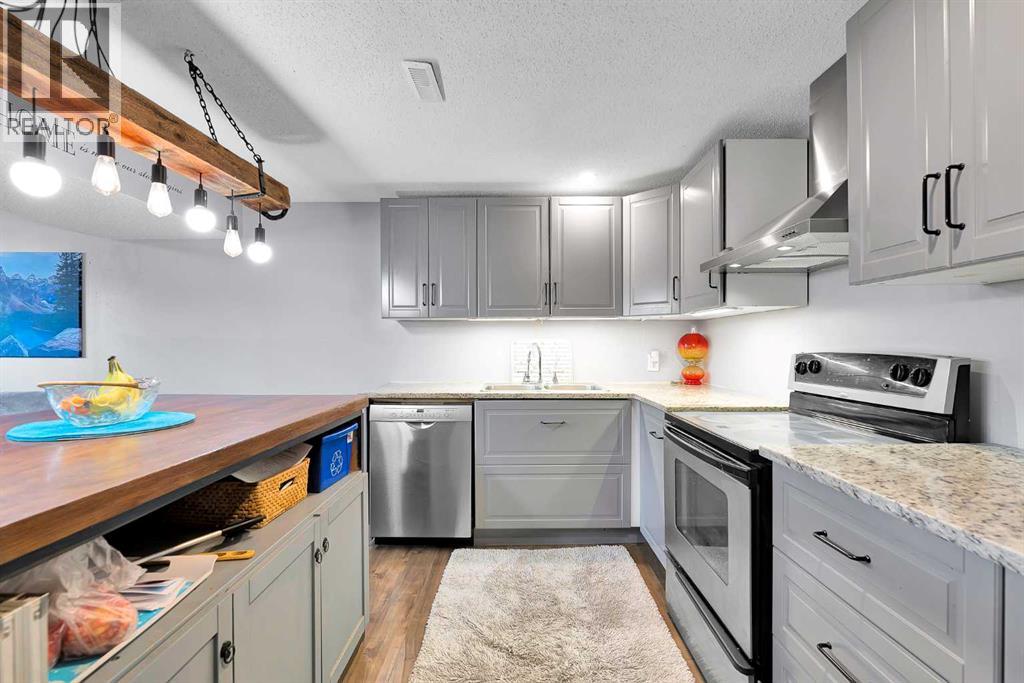 Single Family House Bi-level for Sale in  Huntstrom Road NE Huntington Hills Calgary 