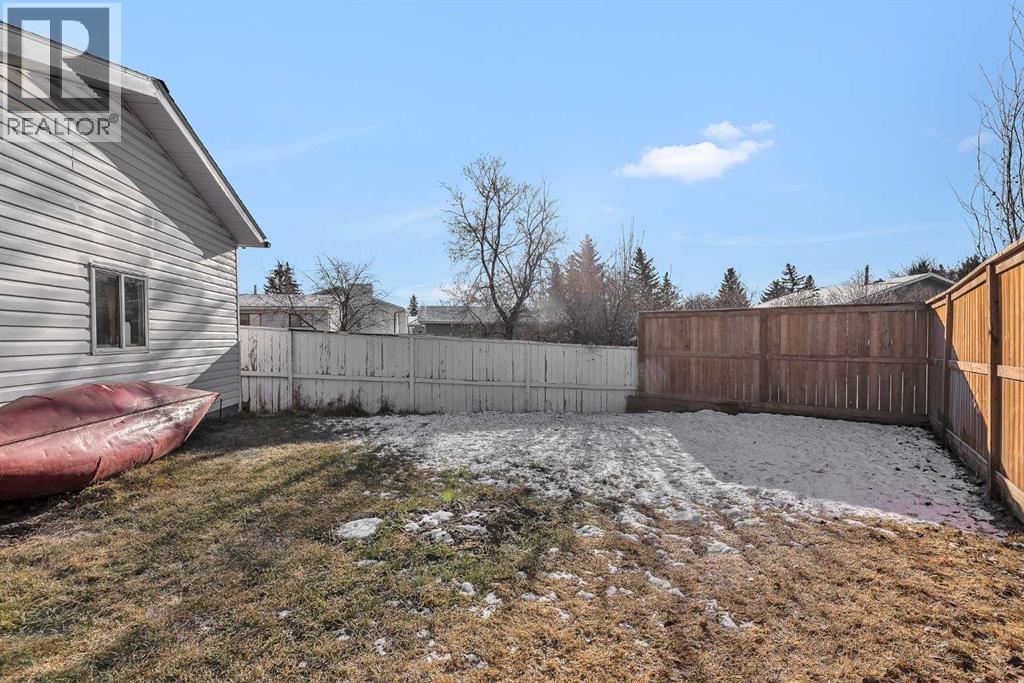 Single Family House Bi-level for Sale in  Huntstrom Road NE Huntington Hills Calgary 