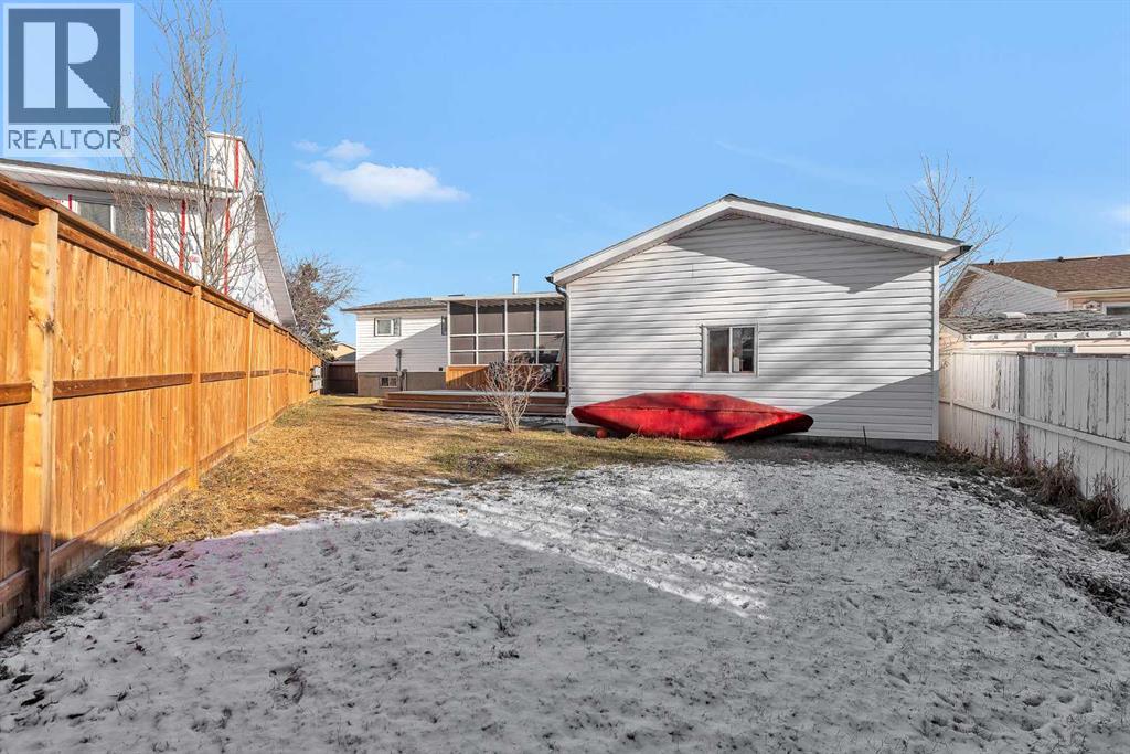 Single Family House Bi-level for Sale in  Huntstrom Road NE Huntington Hills Calgary 