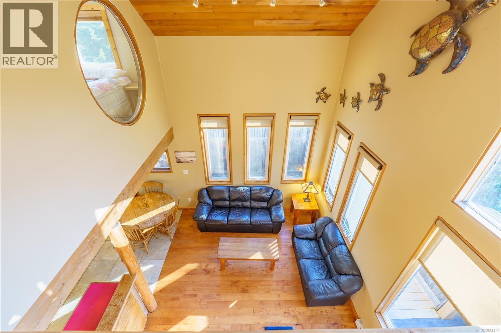 316 Leighton Way, Tofino