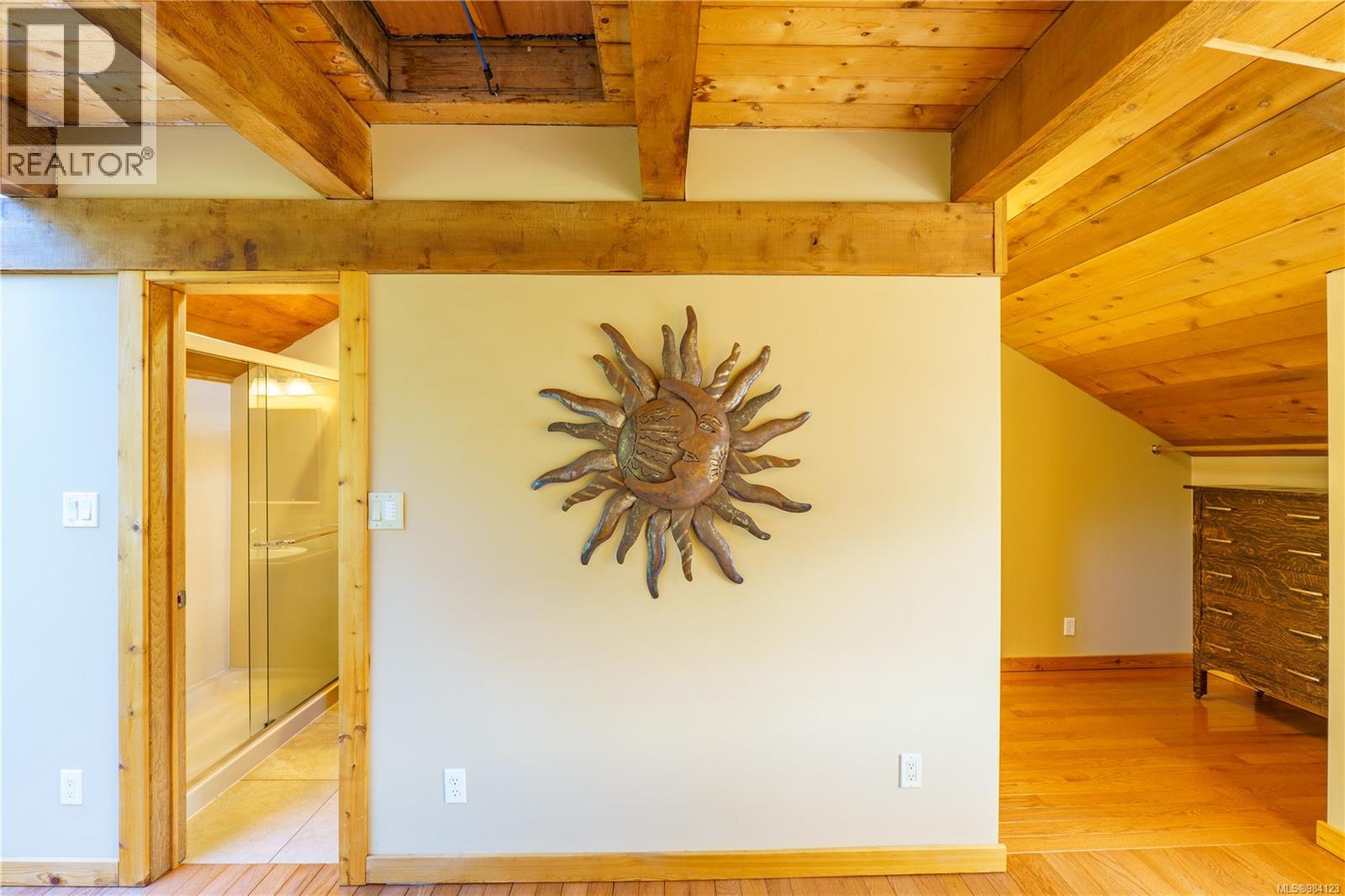 316 Leighton Way, Tofino