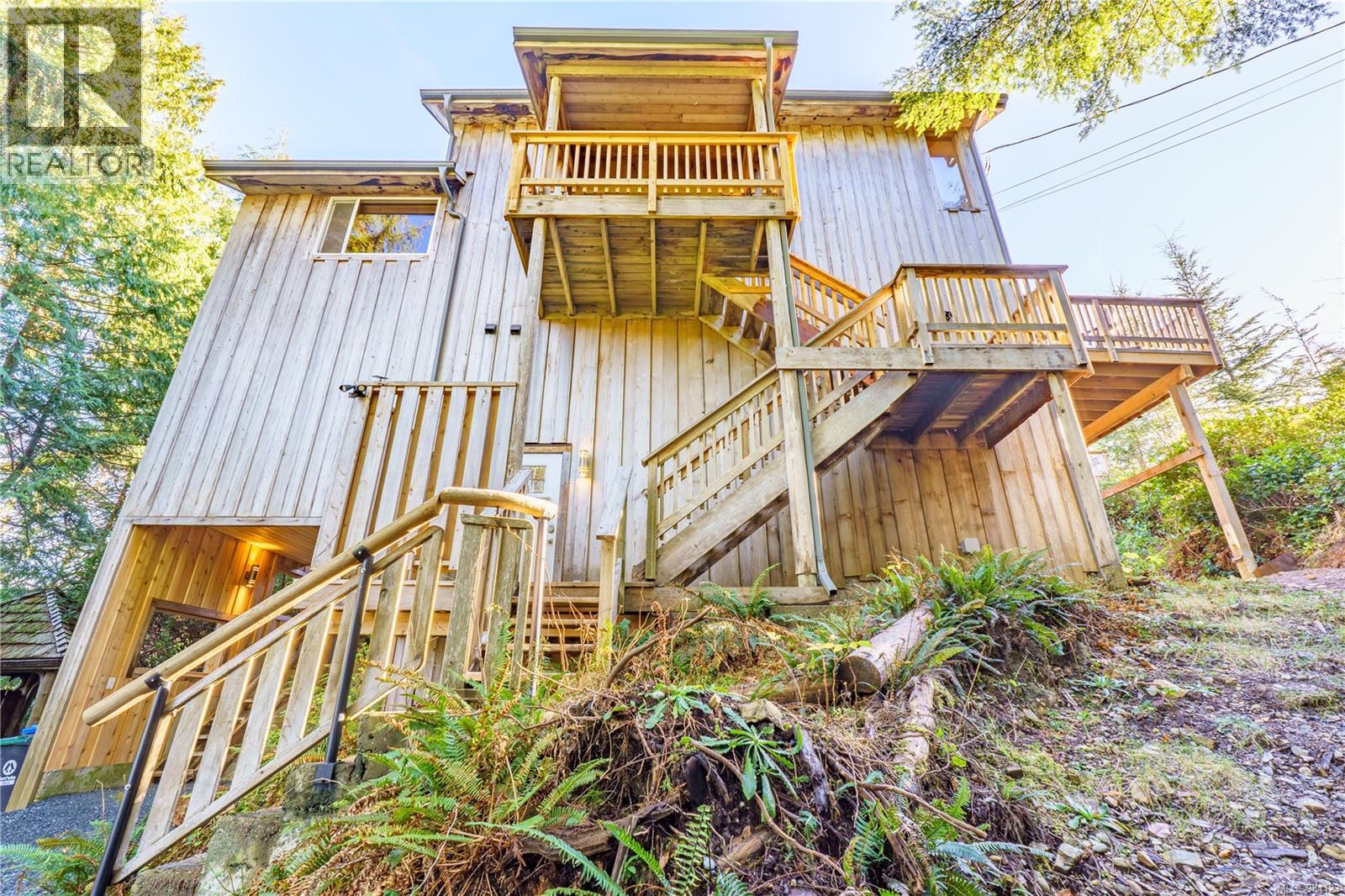 316 Leighton Way, Tofino