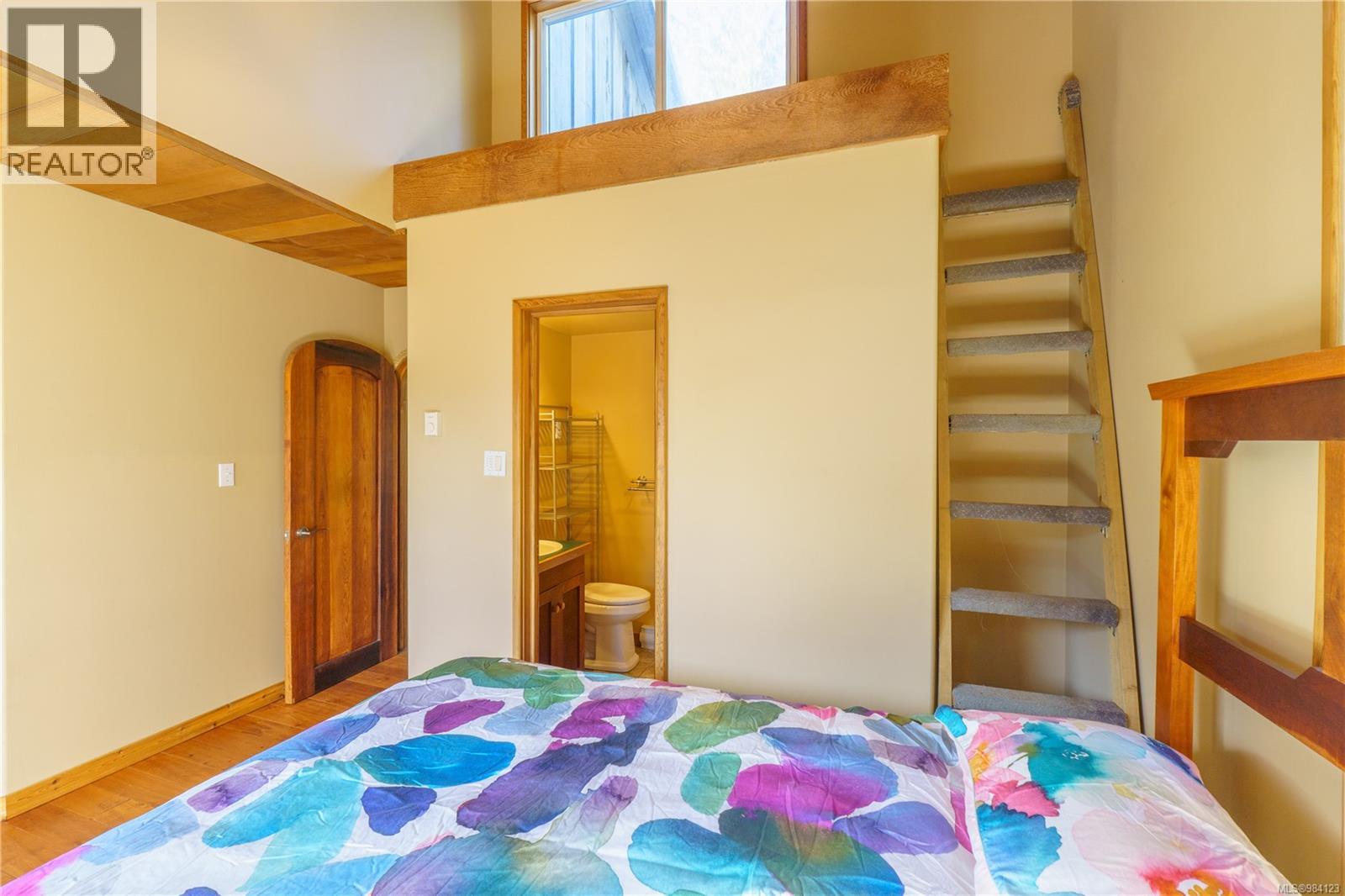 316 Leighton Way, Tofino