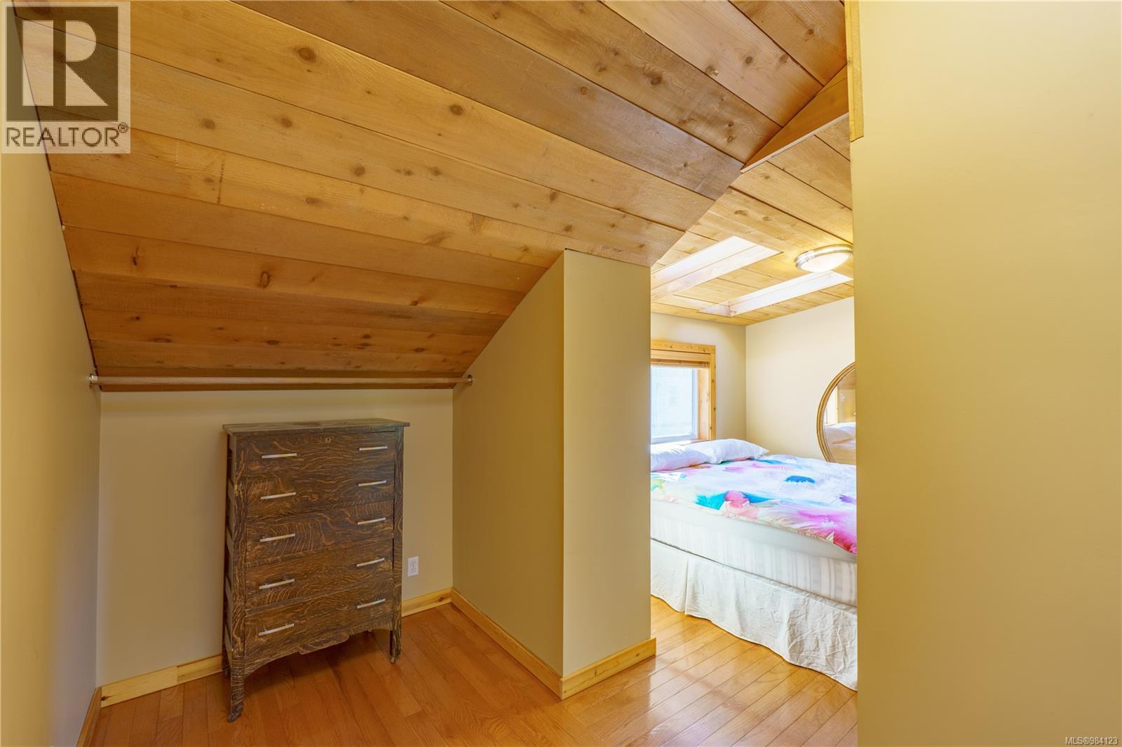 316 Leighton Way, Tofino