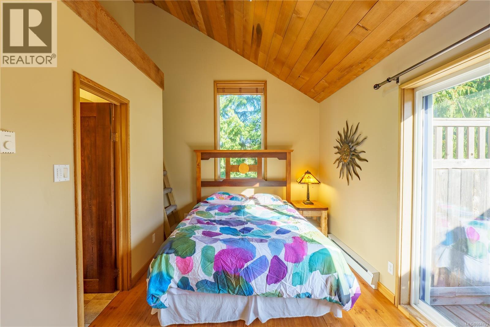 316 Leighton Way, Tofino