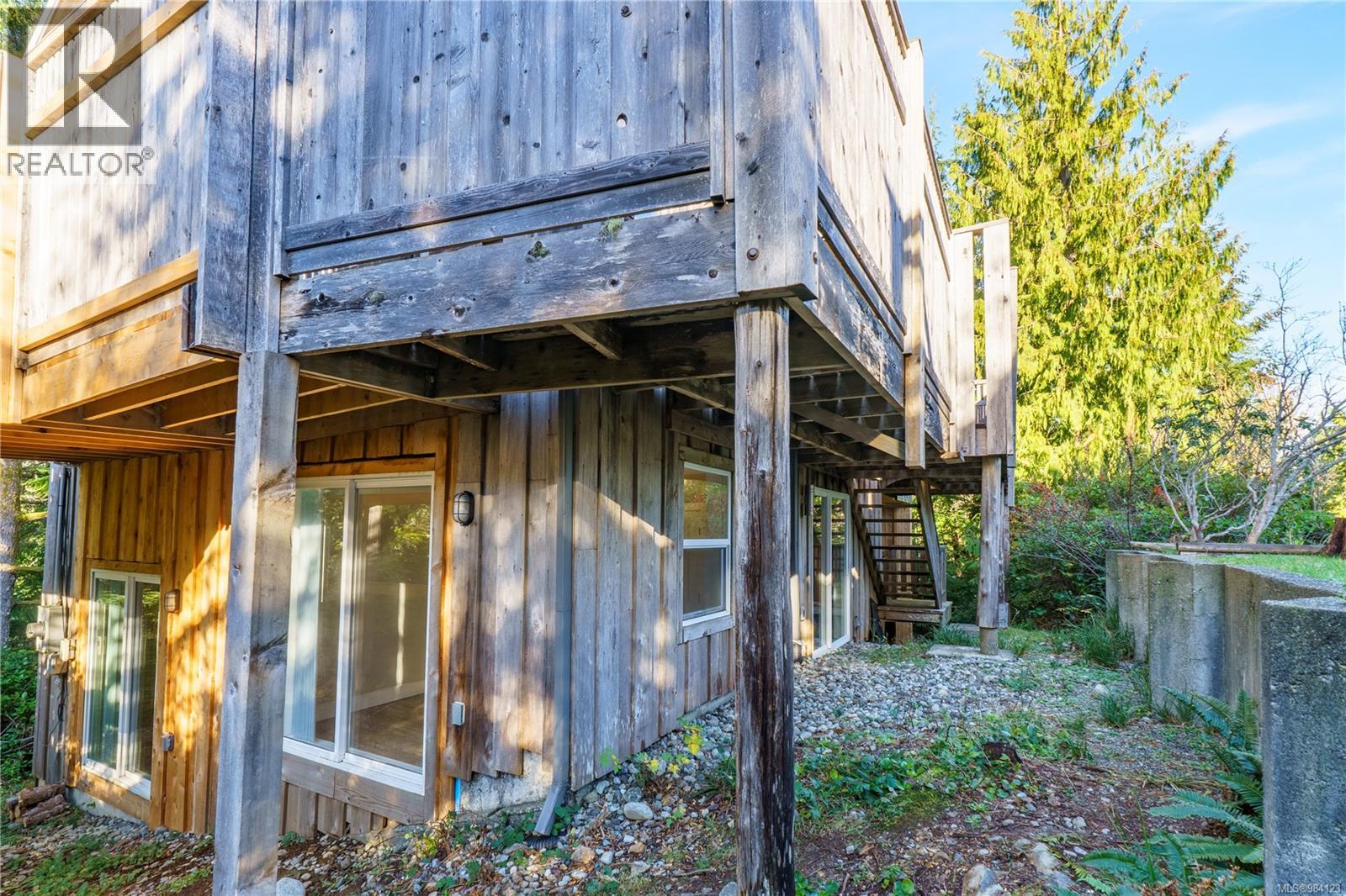 316 Leighton Way, Tofino